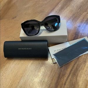 Burberry Sunglasses BE4261F black grey gradient 57mm